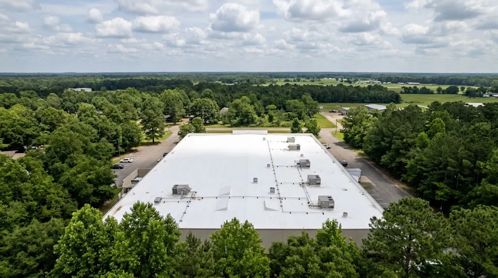 White TPO roof on a commercial building in Northwest Louisiana